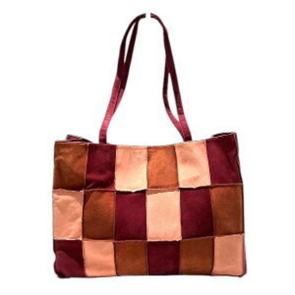 Chanel patchwork tote bag on shoulder - Picture 2 of 9